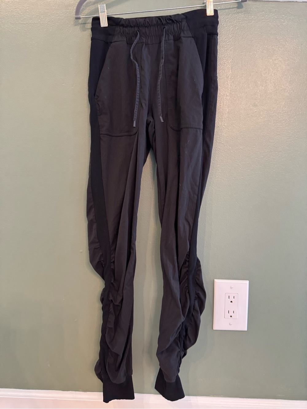 Lululemon Black Dance Studio Jogger Pants (size 2)